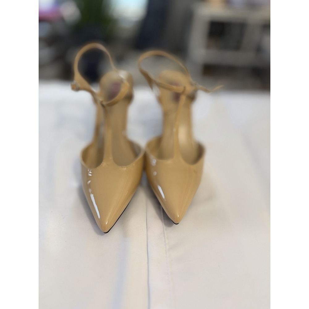 Dolce by Mojo Moxy Beige Patent Leather Ankle Strap Heels Pointed Toe Buckle - Picture 3 of 6